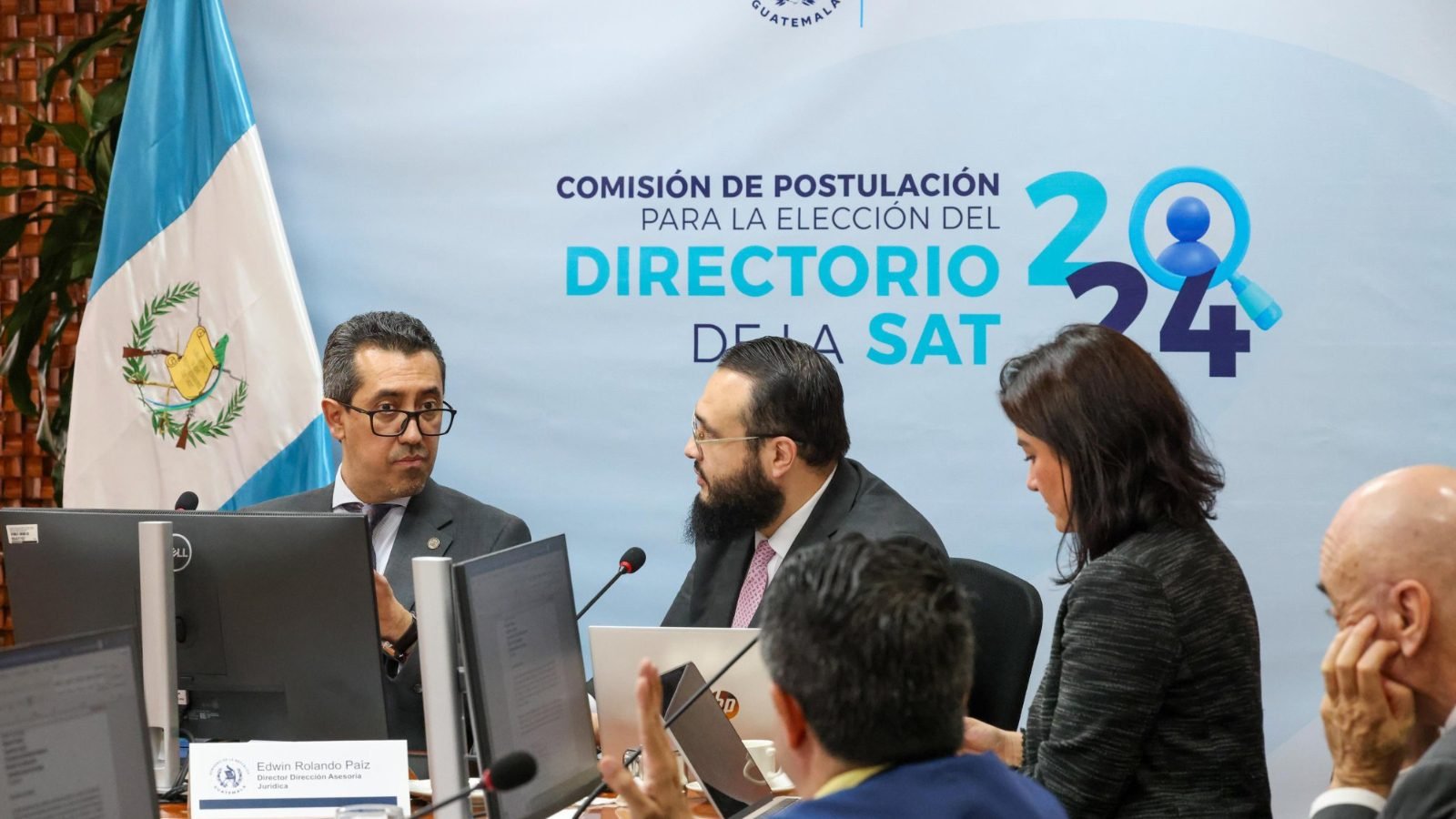 <strong>¿Cuál es el proceso de selección para trabajar en el SAT?