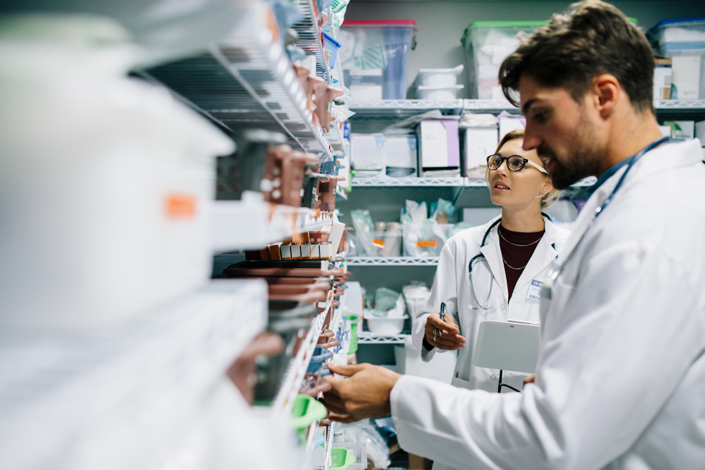 Desmitificando el empleo en farmacias: ¿Mito o realidad chévere?