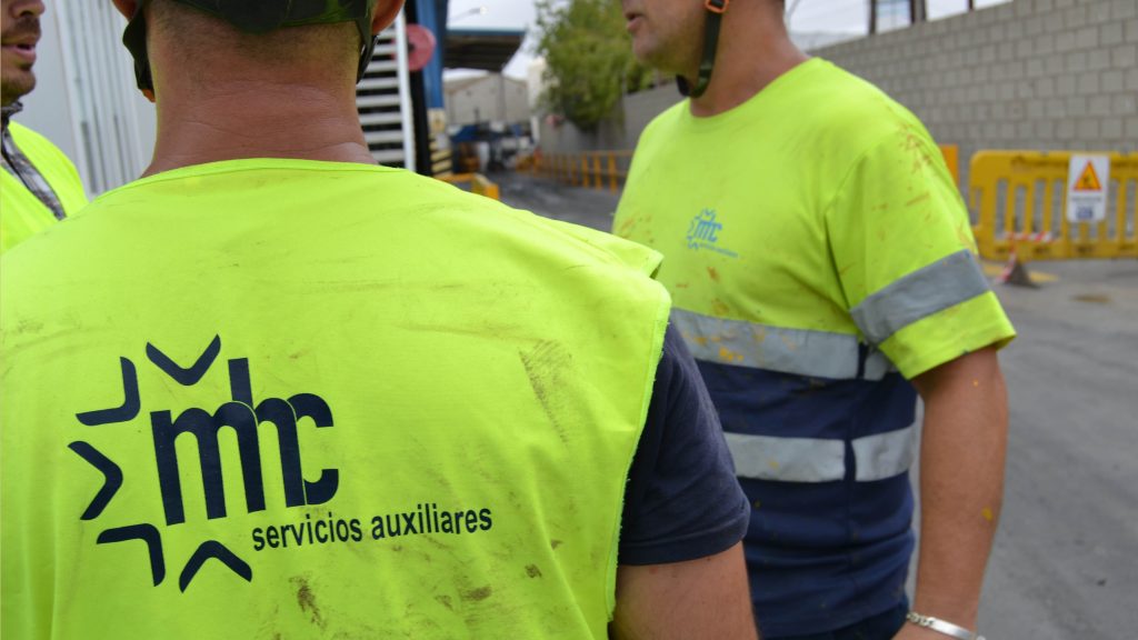 Desmontando mitos sobre empleos en bufetes ecuatorianos
