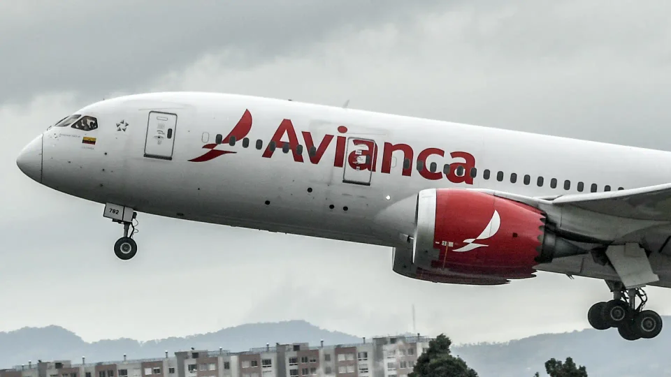 El arte de aterrizar un empleo en Avianca: Una conversación imaginaria con tu yo escéptico